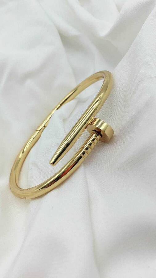 دستبند میخی تاشو