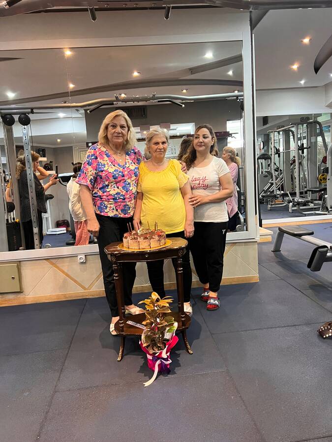 محلول آرایش پاک کن دوفاز ویتامینه لدورا 200 میلی لیتر