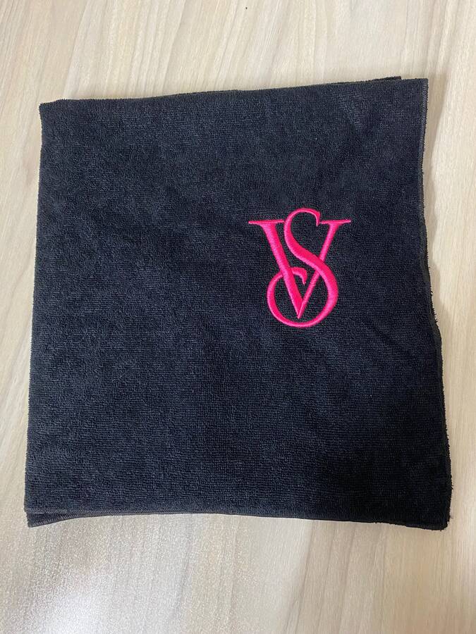 حوله مشکی ویکتوریا سکرت