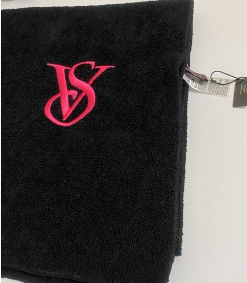 حوله مشکی ویکتوریا سکرت