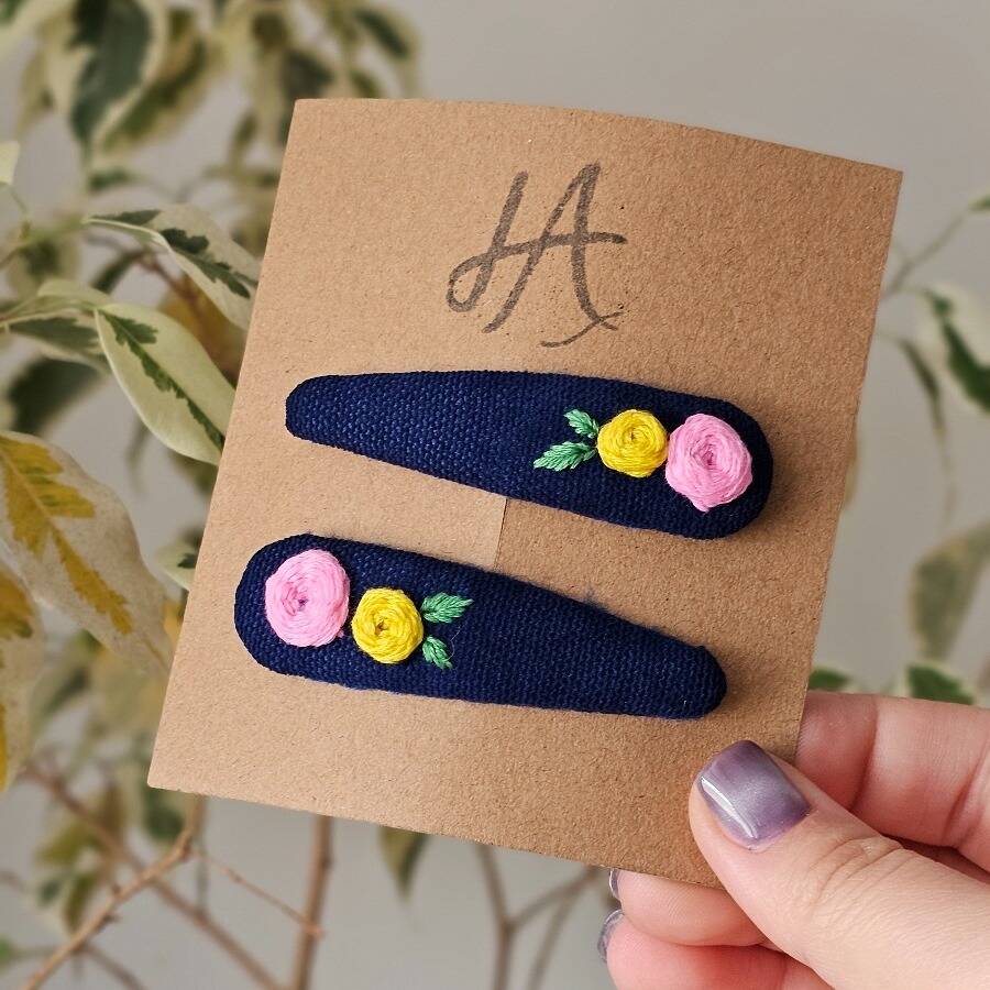 گل سر گلدوزی رز