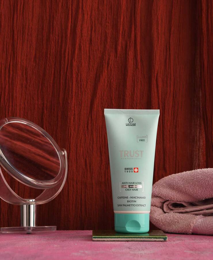 شامپو تخصصی ضد ریزش موهای چرب