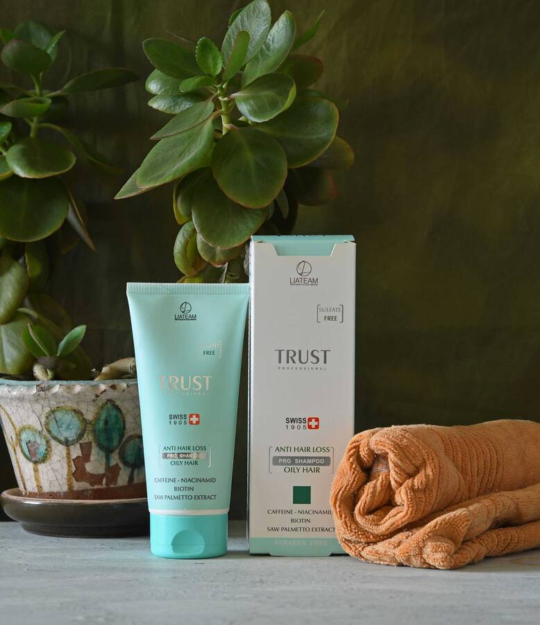 شامپو تخصصی ضد ریزش موهای چرب