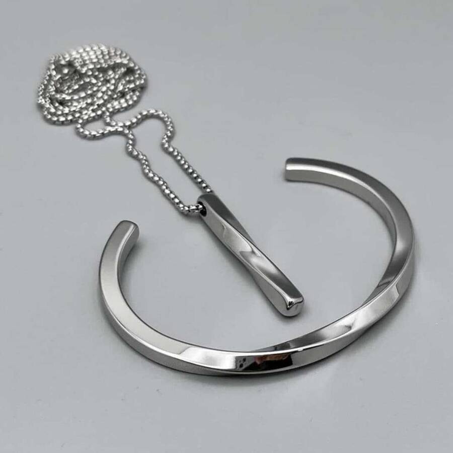 ست گردنبند و بنگل مکعب پیچی 