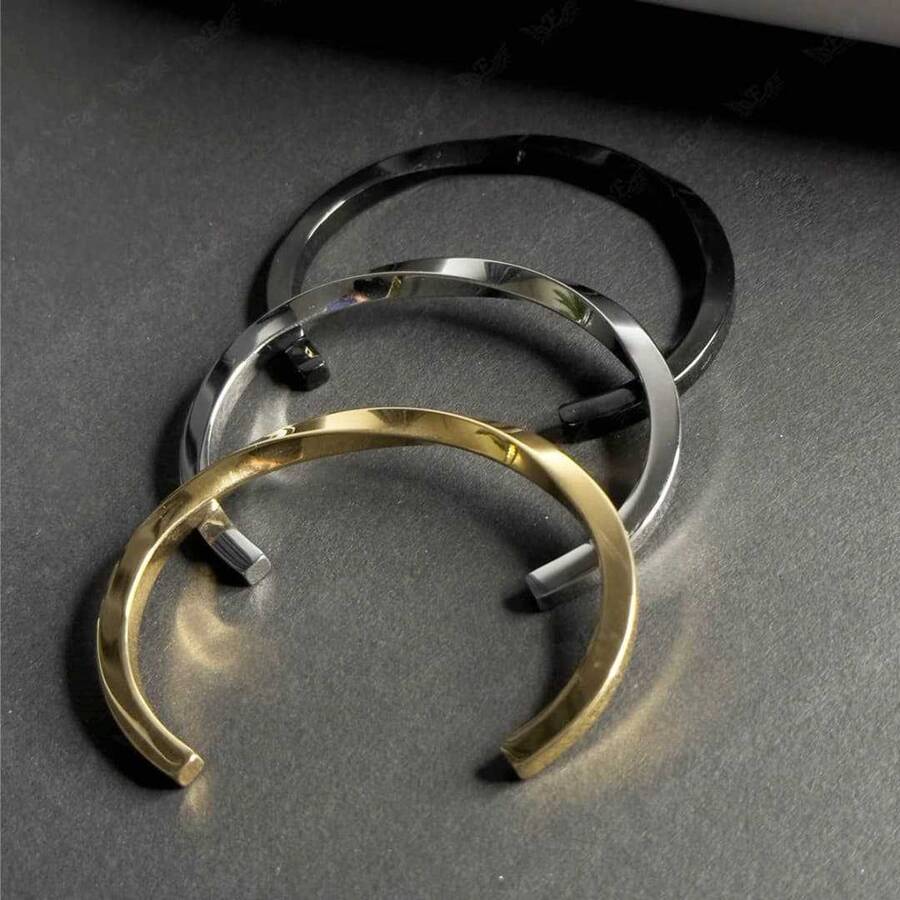 ست گردنبند و بنگل مکعب پیچی 