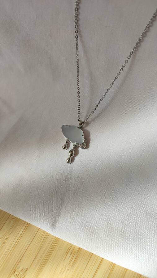 گردنبند ابر بارانی 