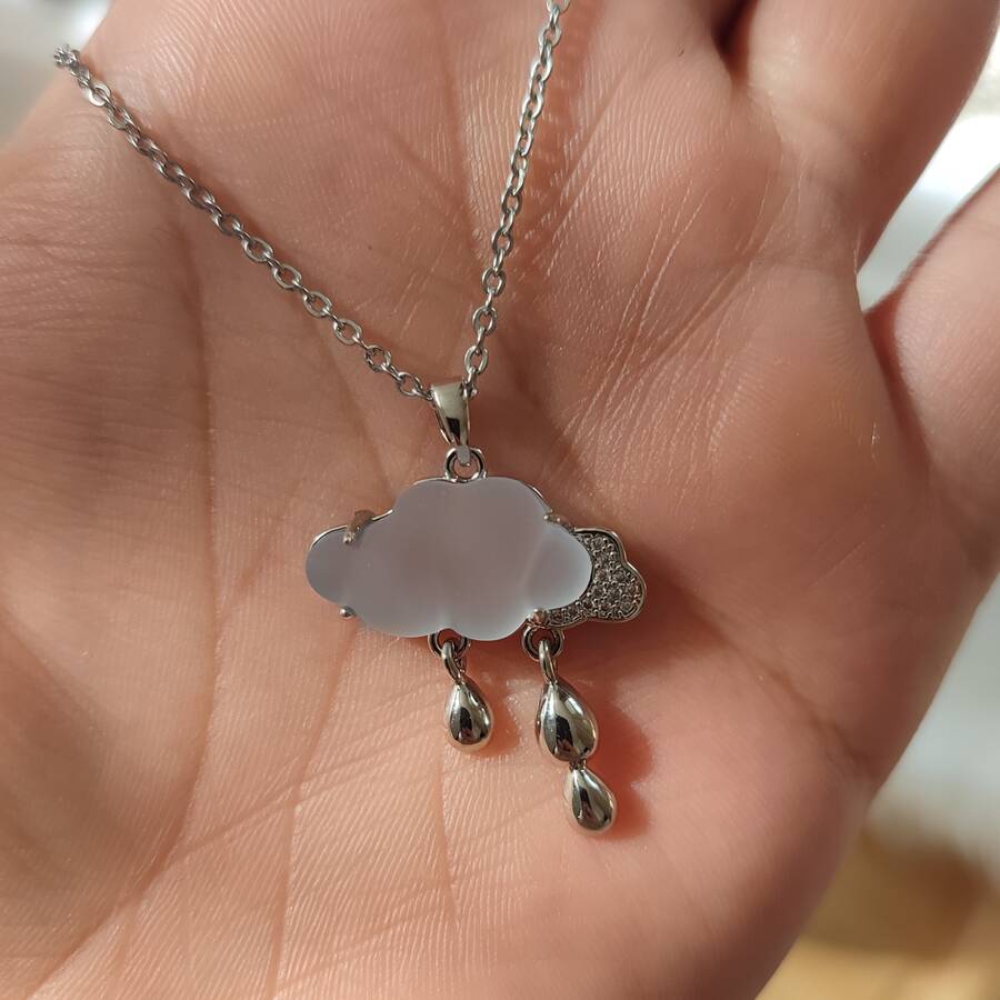 گردنبند ابر بارانی 