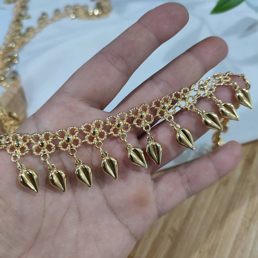 دور سخمه ( حاشیه لباس طرح طلا )