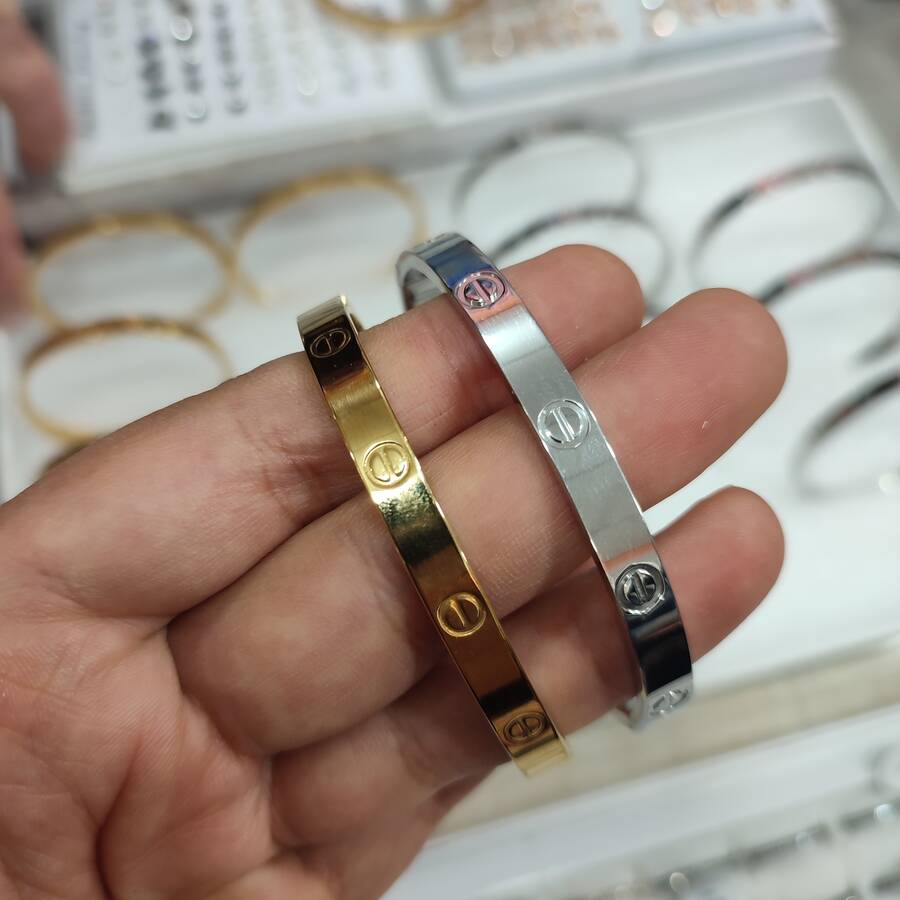 دستبند لاو کارتیه 